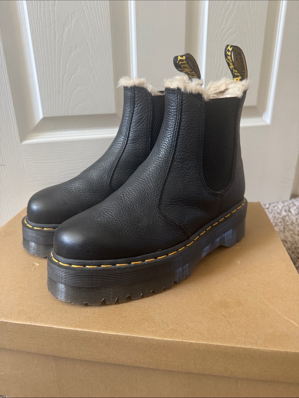 Dr.Marten Fur Lined Platform Chelsea Boots
